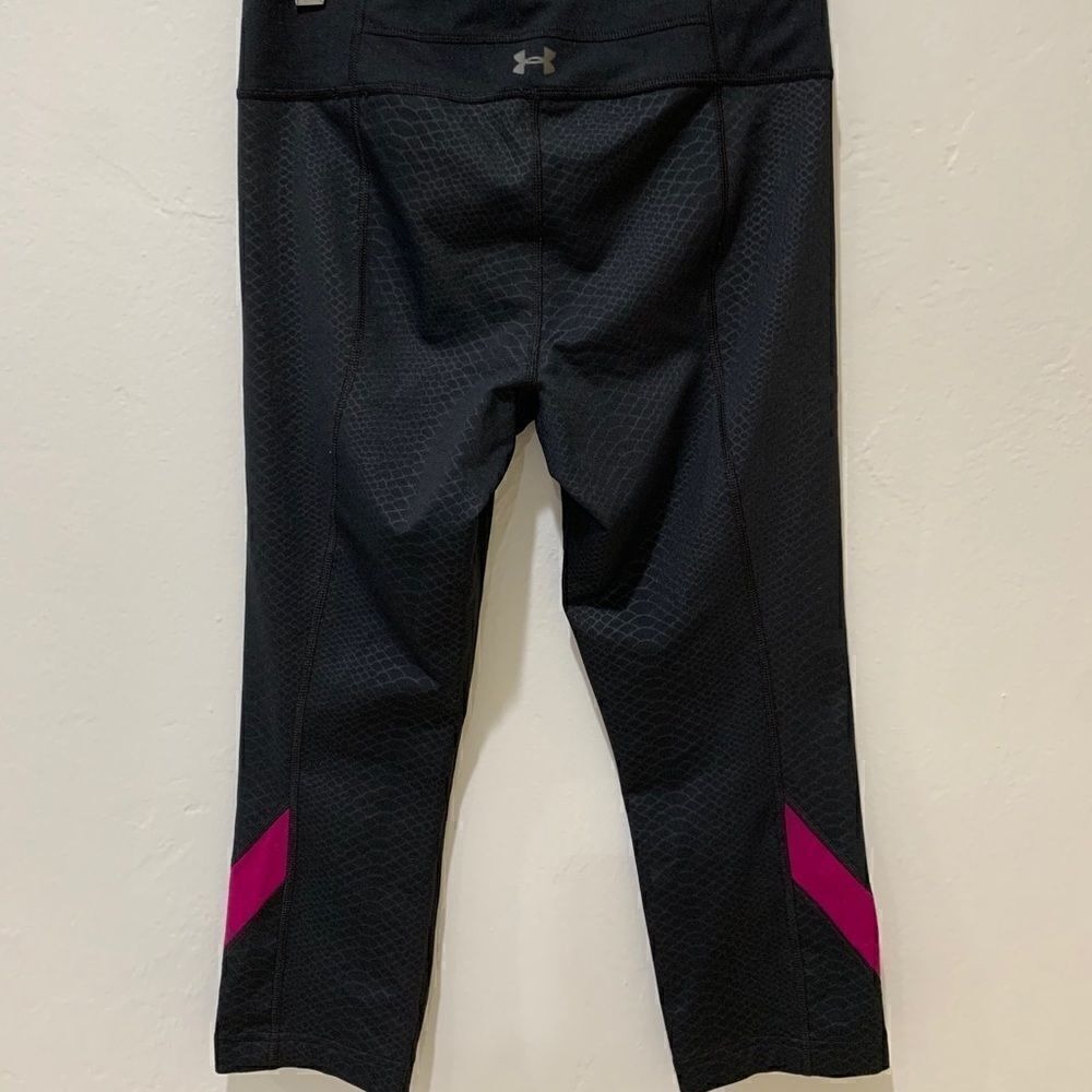 UNDER ARMOUR  All season Gear Capri Black purple snake skin print Small - Picture 2 of 5